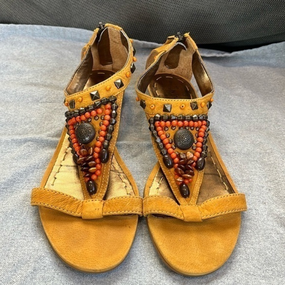 🇪🇸🐠Nine West Medallion Beaded Leather Wedge Sandal | Boho Festival | size 5
